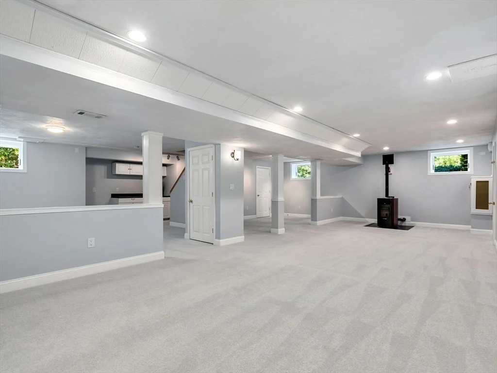 4 bed, 2 bath apartment for rent at 13 Breakneck Hill Rd Unit 1, Hopkinton — photo 36 of 37