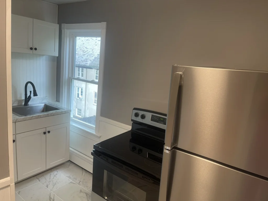 1 bed, 1 bath apartment for rent at 13 Broad St Unit 3, North Attleboro — photo 4 of 9