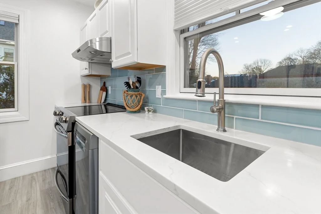 2 bed, 1 bath apartment for rent at 13 Broadway Ave Unit 1, Rockport — photo 7 of 15