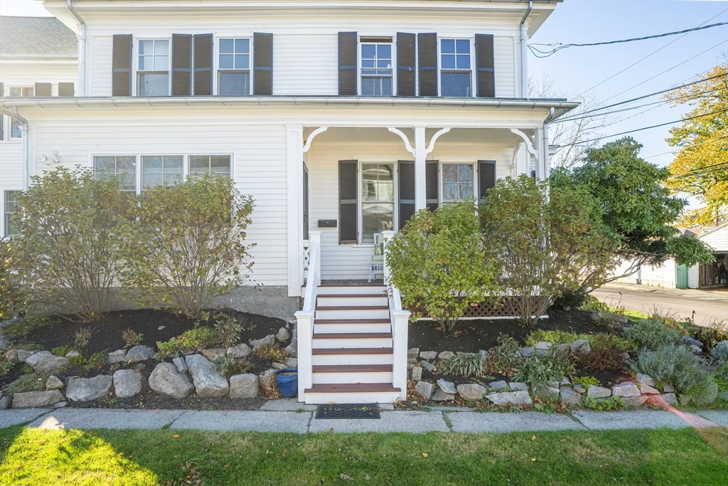 2 bed, 1 bath apartment for rent at 13 Broadway Ave Unit 1, Rockport — photo 2 of 15