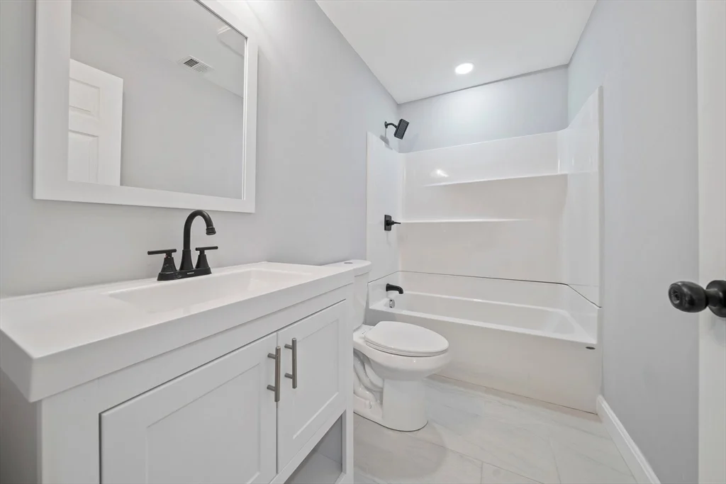 4 bed, 3 bath apartment for rent at 13 Broadway Unit 1, Raynham Center — photo 25 of 33