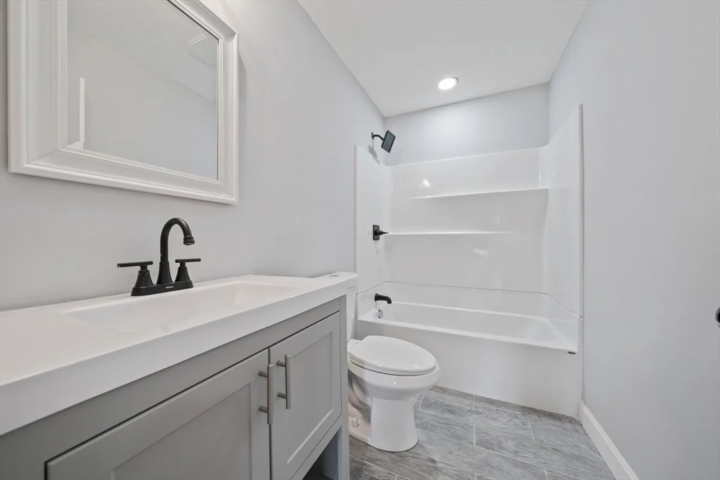 4 bed, 3 bath apartment for rent at 13 Broadway Unit 1, Raynham Center — photo 15 of 33