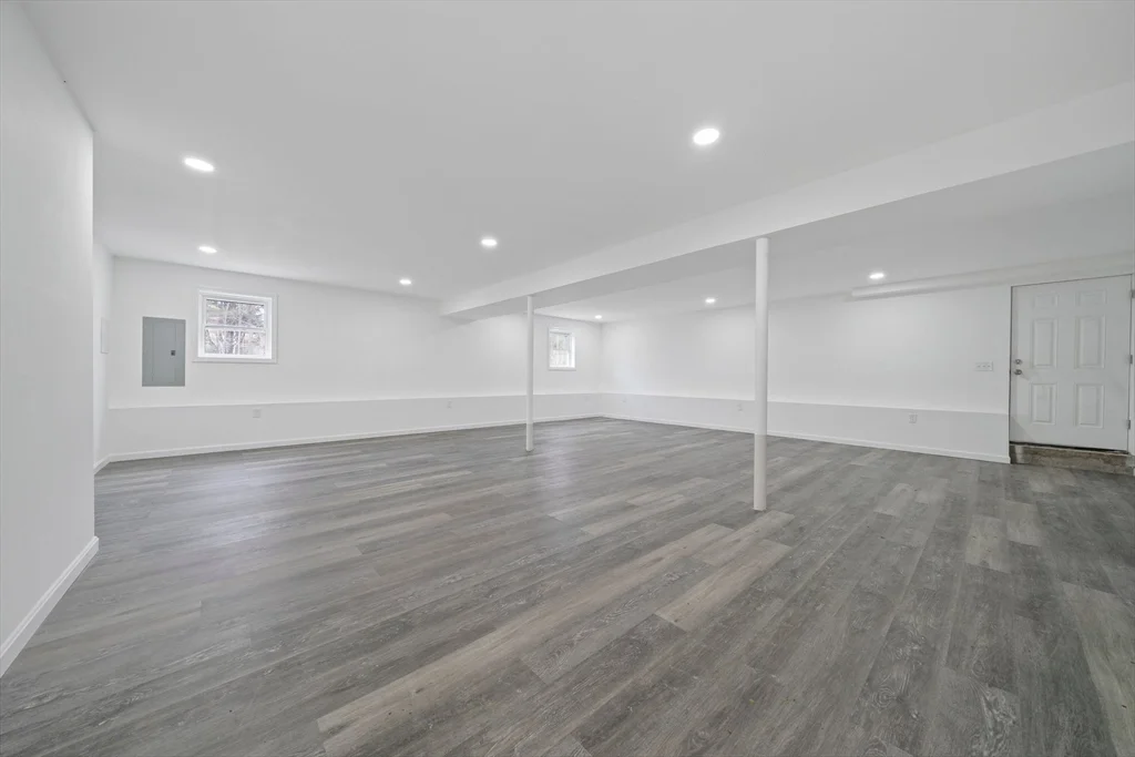 4 bed, 3 bath apartment for rent at 13 Broadway Unit 1, Raynham Center — photo 29 of 33