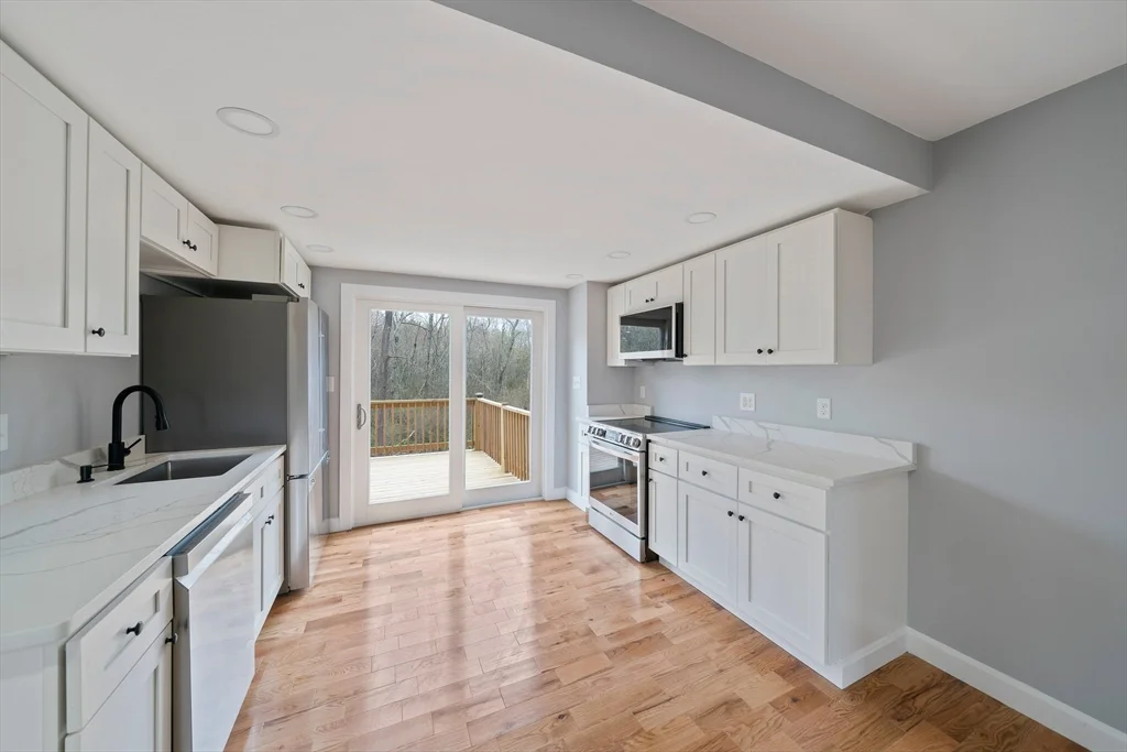 4 bed, 3 bath apartment for rent at 13 Broadway Unit 1, Raynham Center — photo 4 of 33