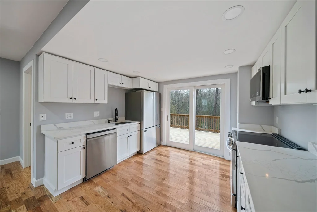 4 bed, 3 bath apartment for rent at 13 Broadway Unit 1, Raynham Center — photo 5 of 33