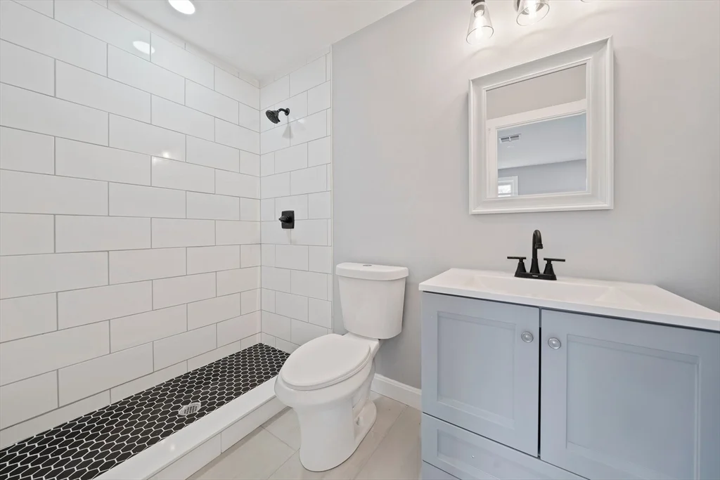 4 bed, 3 bath apartment for rent at 13 Broadway Unit 1, Raynham Center — photo 24 of 33