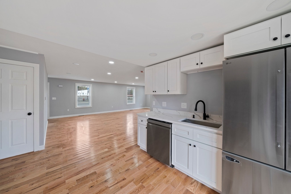 3 bed, 2 bath apartment for rent at 13 Broadway Unit 2, Raynham Center — photo 6 of 33