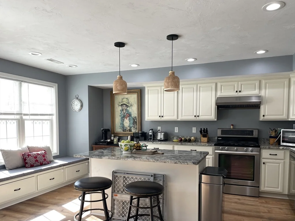 3 bed, 2 bath apartment for rent at 13 Buckingham Rd Unit 13, Tewksbury — photo 4 of 31
