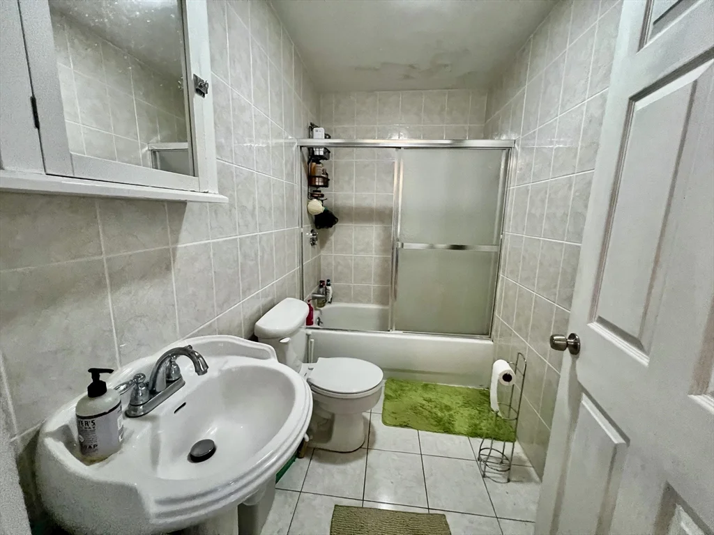 3 bed, 1 bath apartment for rent at 13 Centre St Unit 2, Roxbury — photo 13 of 18