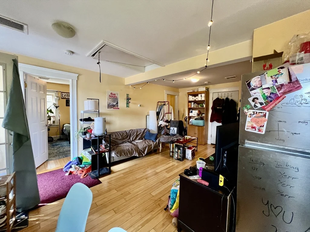 3 bed, 1 bath apartment for rent at 13 Centre St Unit 2, Roxbury — photo 3 of 18