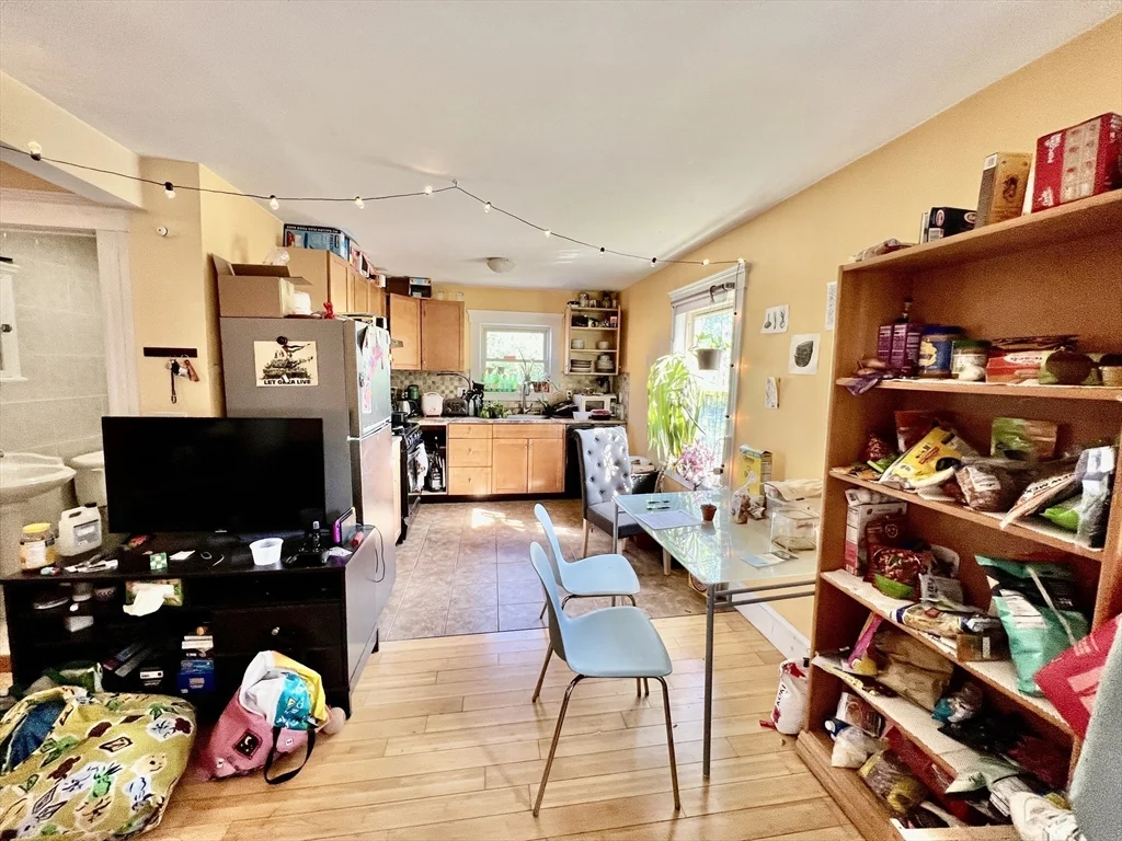 3 bed, 1 bath apartment for rent at 13 Centre St Unit 2, Roxbury — photo 7 of 18