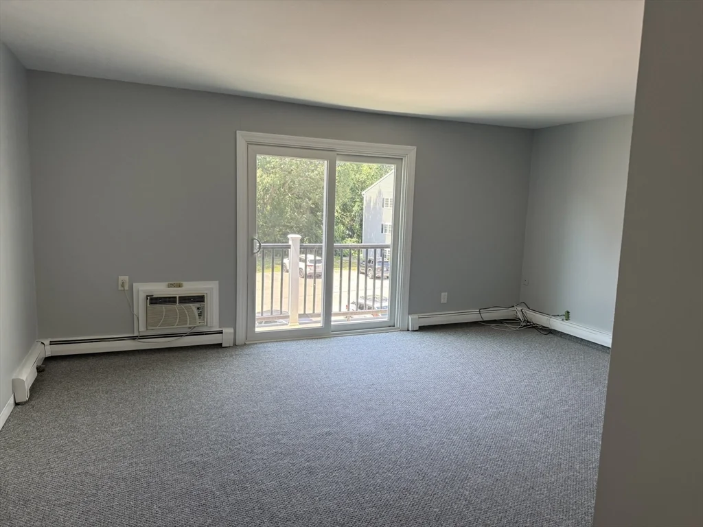 2 bed, 1 bath apartment for rent at 13 Chapel Hill Dr Unit 9, Braintree Highlands — photo 4 of 12