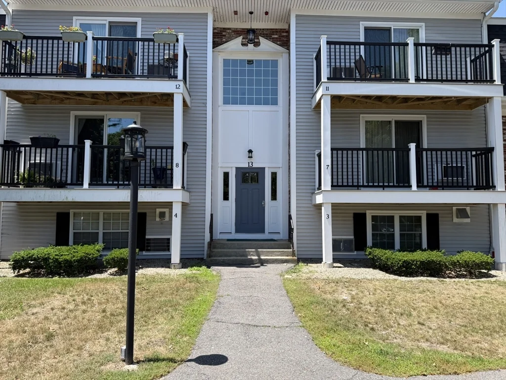 2 bed, 1 bath apartment for rent at 13 Chapel Hill Dr Unit 9, Braintree Highlands — photo 1 of 12
