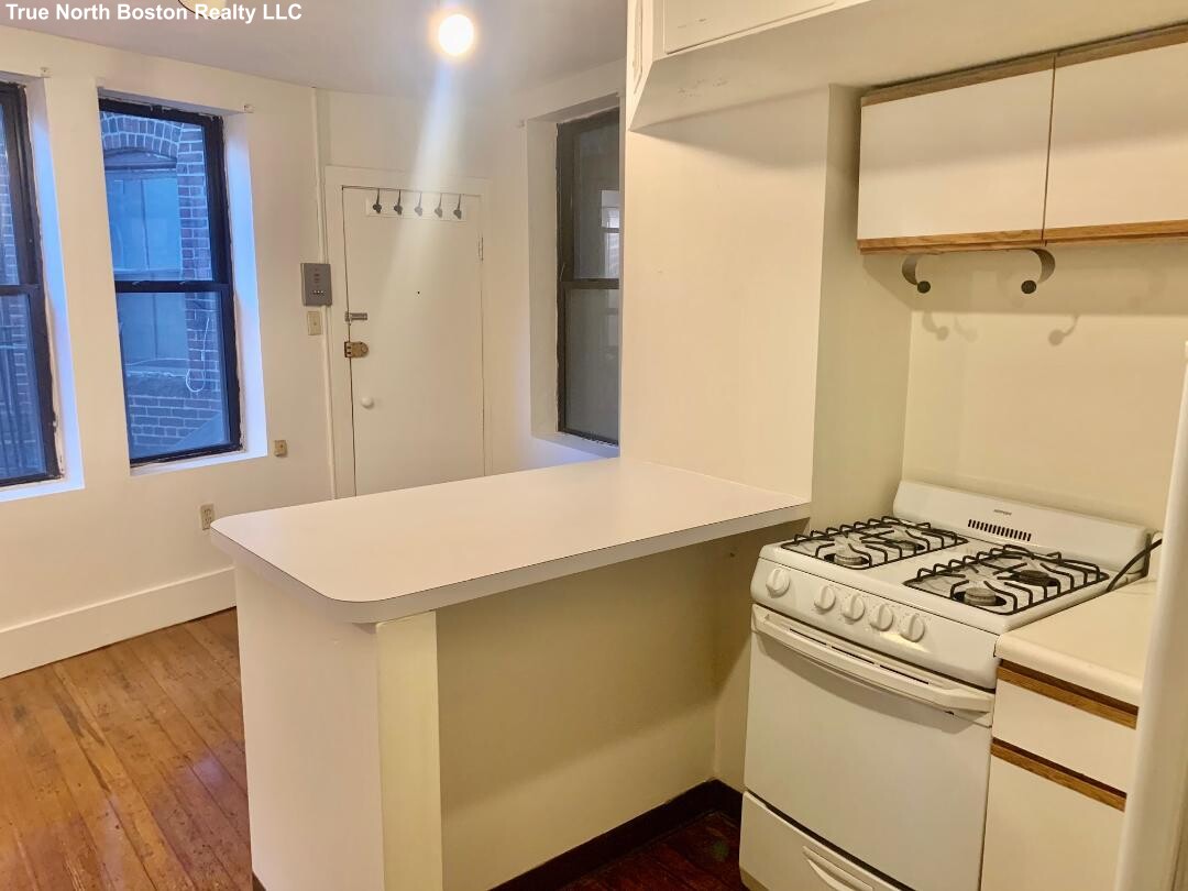 1 bed, 1 bath apartment for rent at 13 Charter St Unit 2R, North End — photo 18 of 19