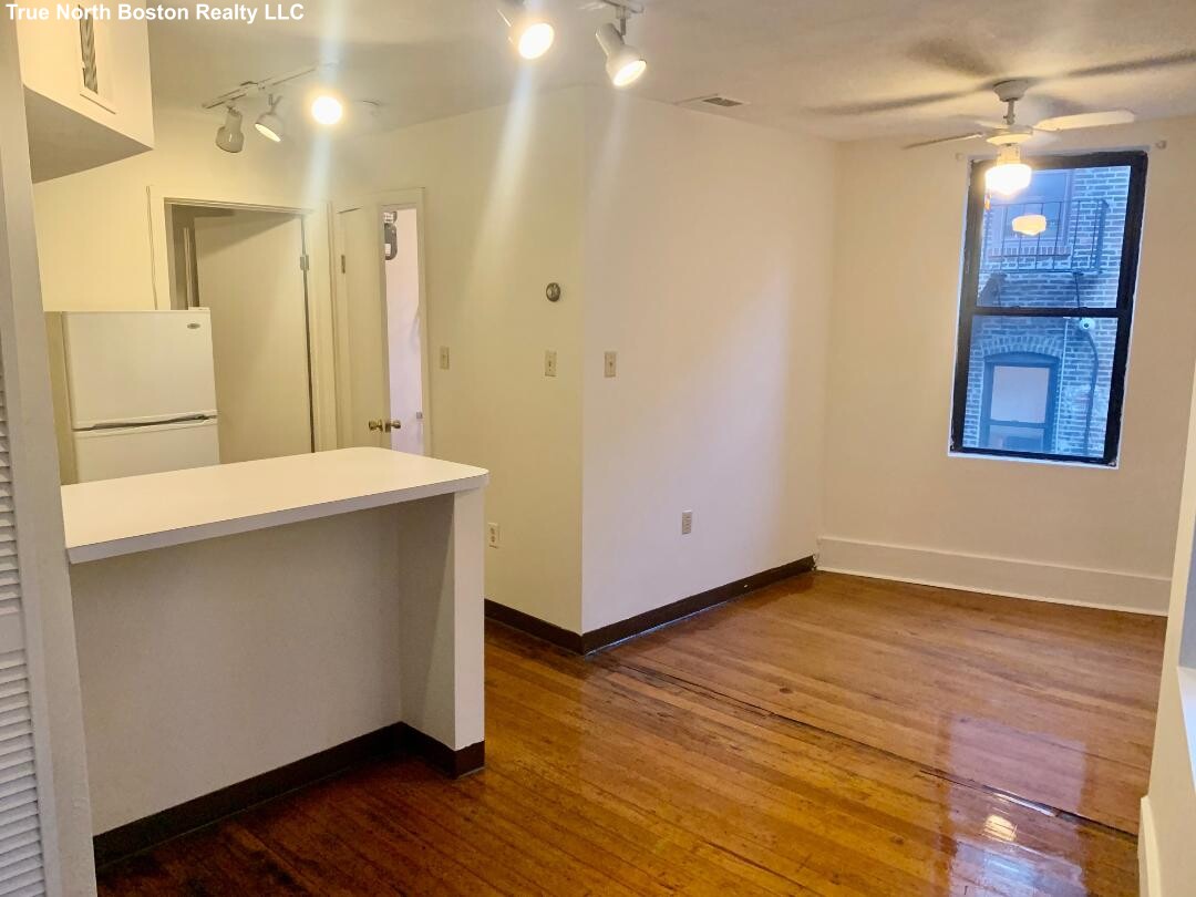 1 bed, 1 bath apartment for rent at 13 Charter St Unit 2R, North End — photo 19 of 19