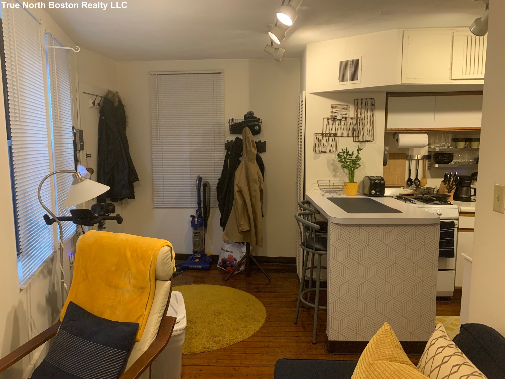 1 bed, 1 bath apartment for rent at 13 Charter St Unit 2R, North End — photo 3 of 19