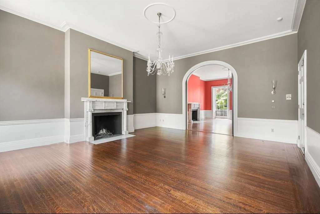4 bed, 3 bath apartment for rent at 13 Chestnut St Unit 1, Beacon Hill — photo 7 of 25