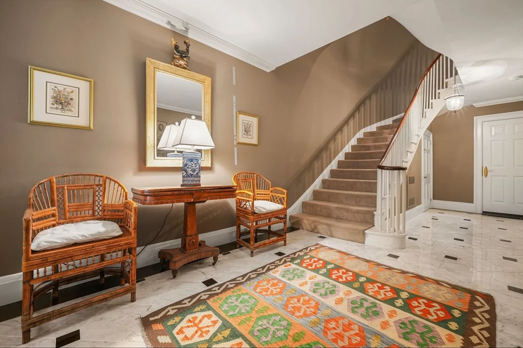 4 bed, 3 bath apartment for rent at 13 Chestnut St Unit 1, Beacon Hill — photo 2 of 25