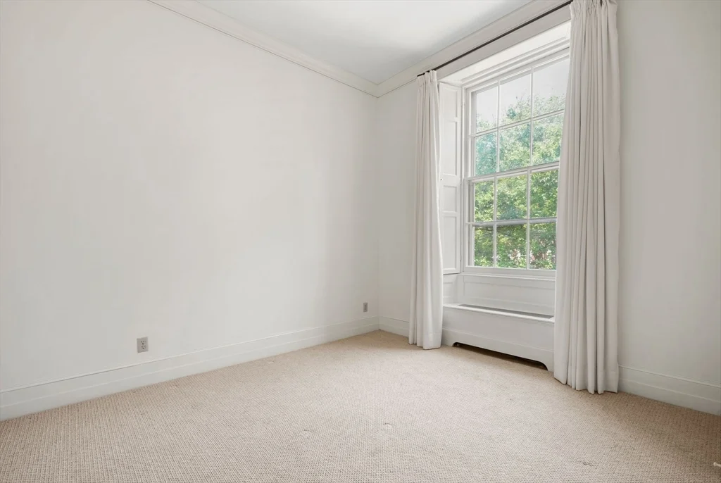 4 bed, 3 bath apartment for rent at 13 Chestnut St Unit 1, Beacon Hill — photo 17 of 25