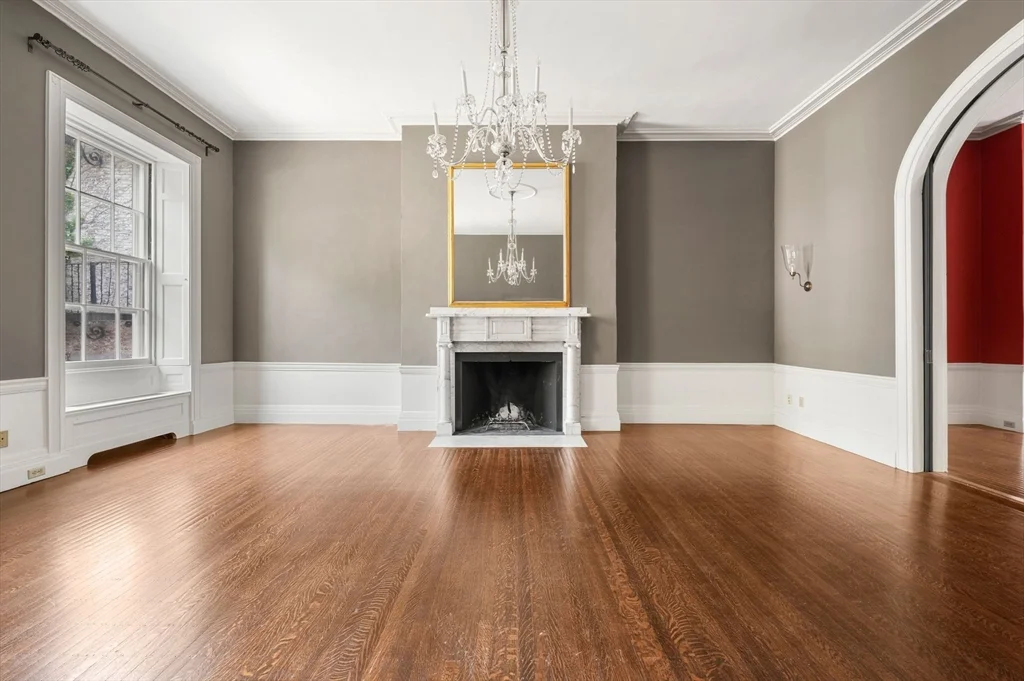 4 bed, 3 bath apartment for rent at 13 Chestnut St Unit 1, Beacon Hill — photo 6 of 25
