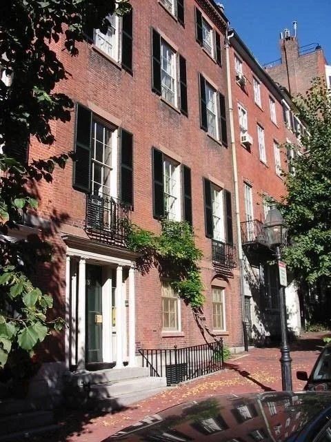 4 bed, 3 bath apartment for rent at 13 Chestnut St Unit 1, Beacon Hill