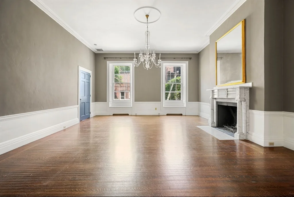 4 bed, 3 bath apartment for rent at 13 Chestnut St Unit 1, Beacon Hill — photo 8 of 25