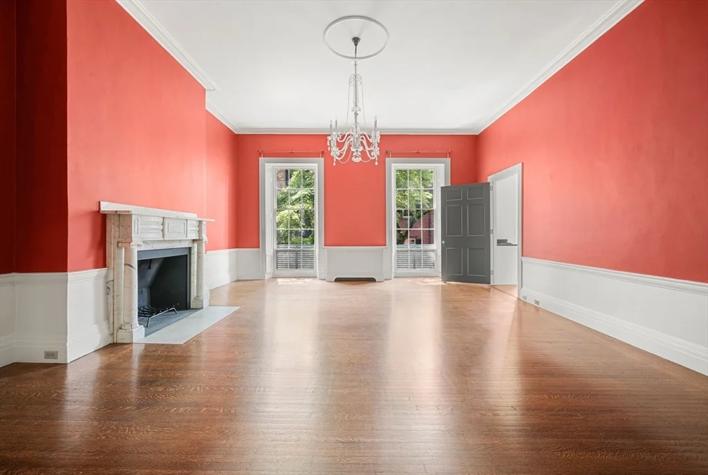 4 bed, 3 bath apartment for rent at 13 Chestnut St Unit 1, Beacon Hill — photo 5 of 25