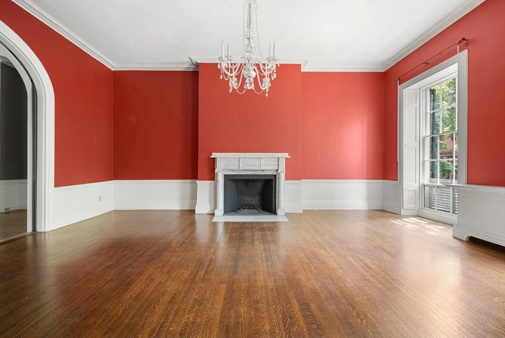 4 bed, 3 bath apartment for rent at 13 Chestnut St Unit 1, Beacon Hill — photo 3 of 25