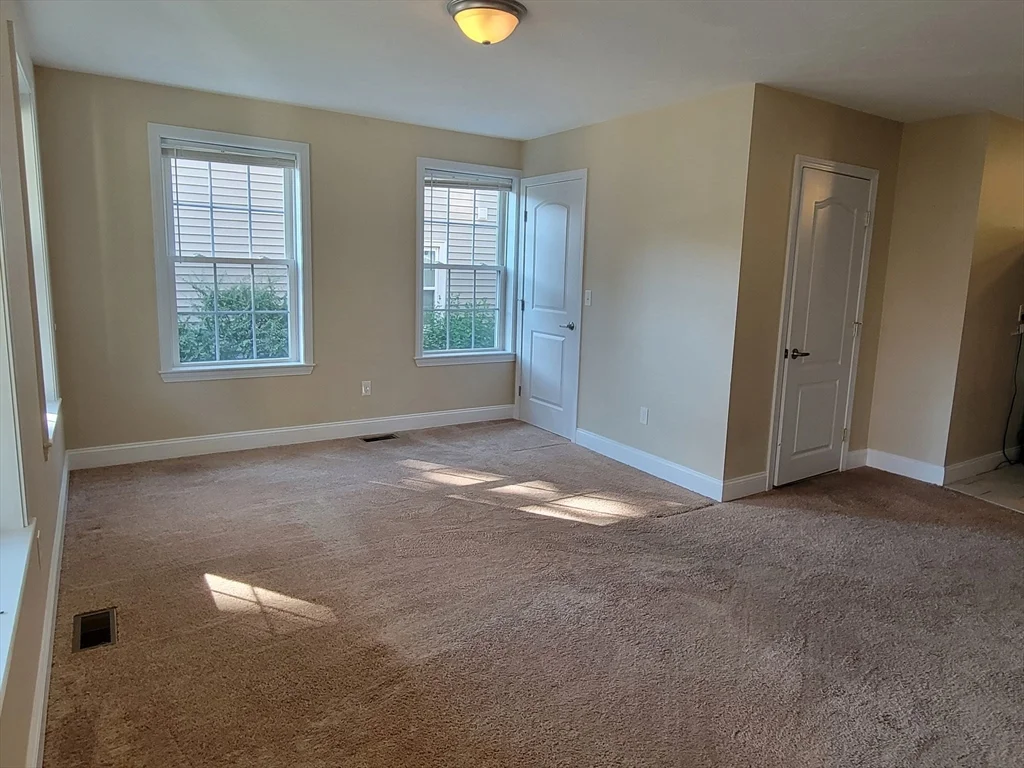 3 bed, 2 bath apartment for rent at 13 Church St Unit N/A, Franklin — photo 4 of 14