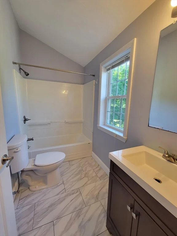 3 bed, 2 bath apartment for rent at 13 Church St Unit N/A, Franklin — photo 11 of 14