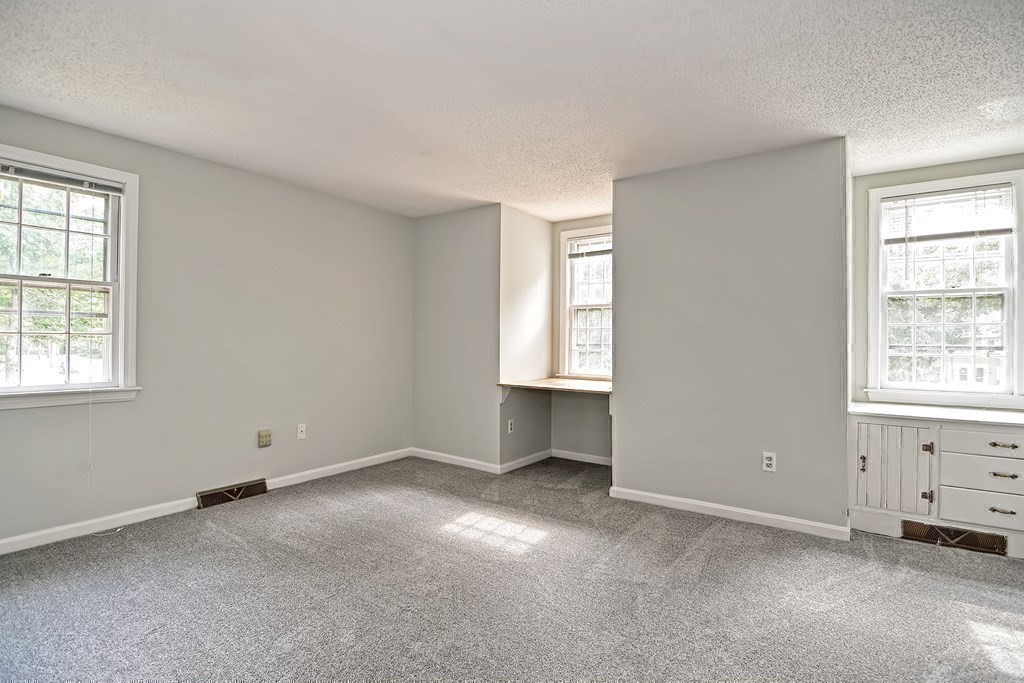 2 bed, 1 bath apartment for rent at 13 Colonial Dr Unit 13, Norton — photo 9 of 15
