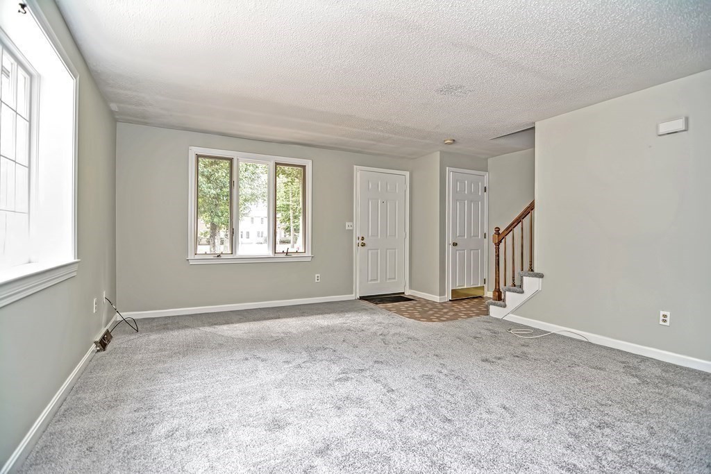 2 bed, 1 bath apartment for rent at 13 Colonial Dr Unit 13, Norton — photo 5 of 15