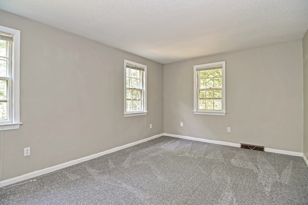 2 bed, 1 bath apartment for rent at 13 Colonial Dr Unit 13, Norton — photo 11 of 15
