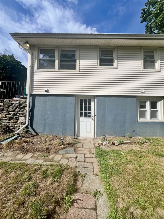 1 bed, 1 bath apartment for rent at 13 Columbine Rd Unit 2, Worcester — photo 2 of 19