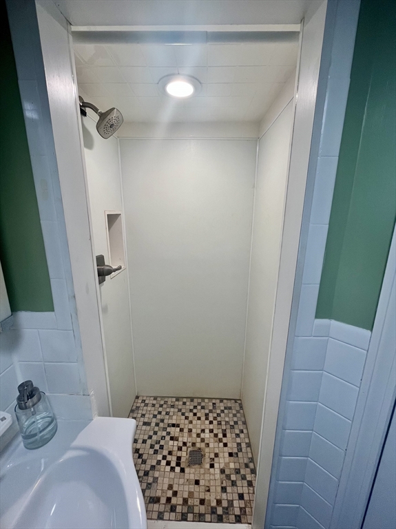 1 bed, 1 bath apartment for rent at 13 Columbine Rd Unit 2, Worcester — photo 11 of 19