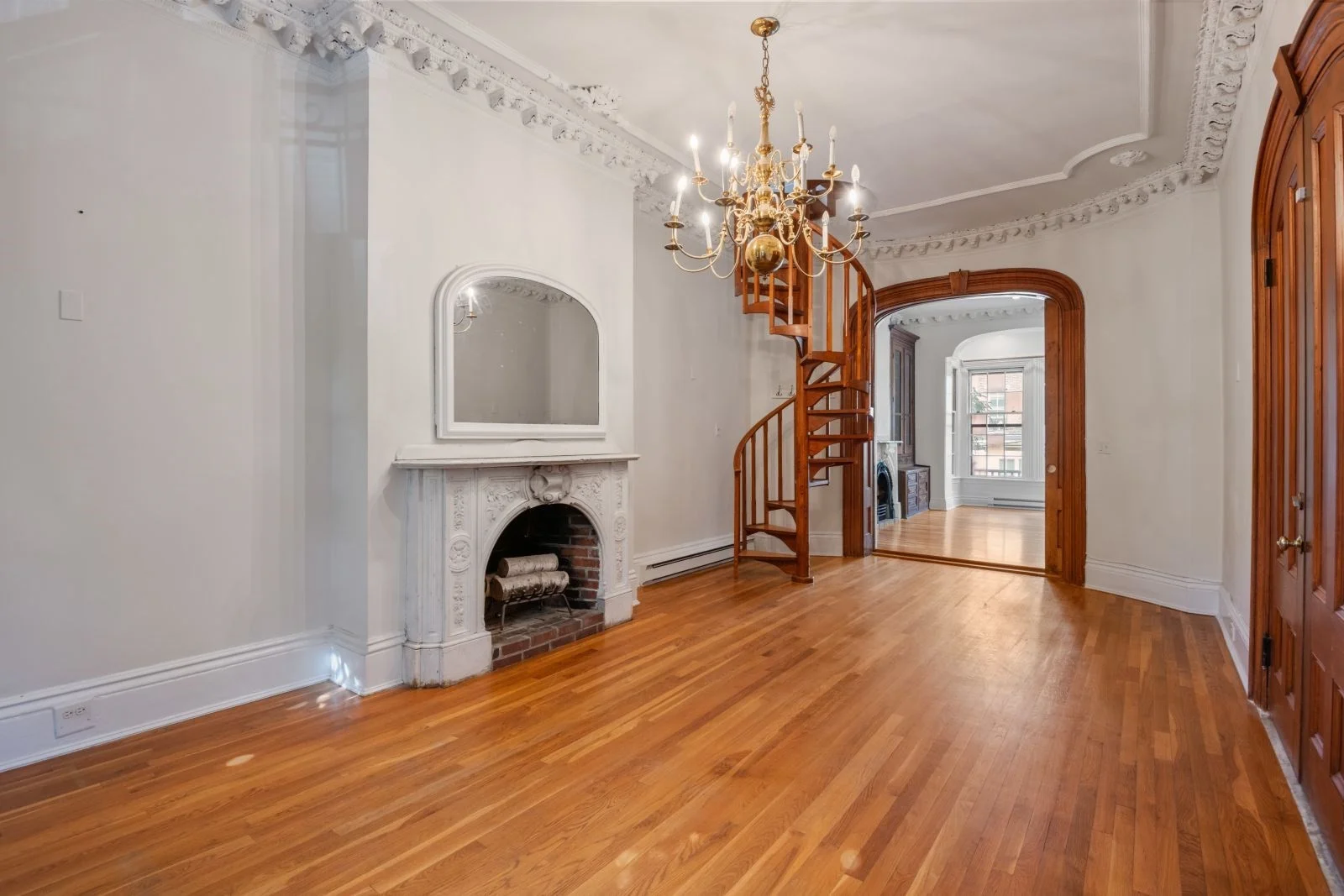 2 bed, 2 bath apartment for rent at 13 Concord Sqaure Unit 2, South End — photo 13 of 33