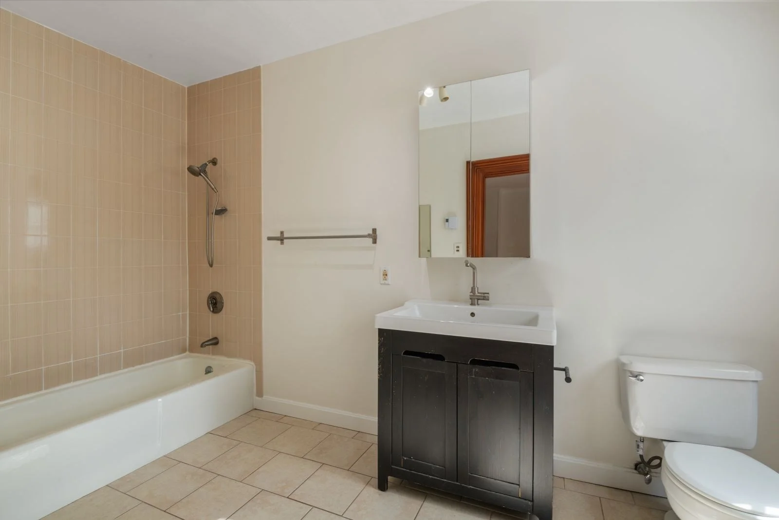 2 bed, 2 bath apartment for rent at 13 Concord Sqaure Unit 2, South End — photo 22 of 33