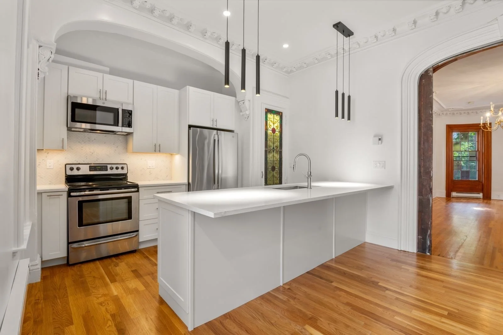 2 bed, 2 bath apartment for rent at 13 Concord Sqaure Unit 2, South End — photo 8 of 33