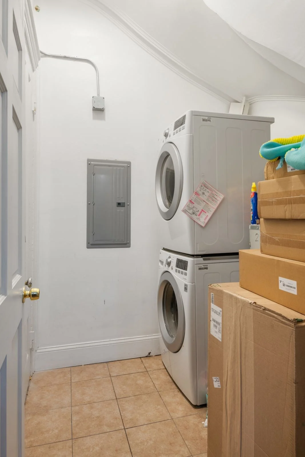 2 bed, 2 bath apartment for rent at 13 Concord Sqaure Unit 2, South End — photo 32 of 33