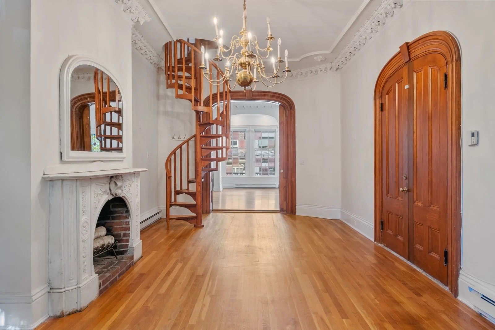 2 bed, 2 bath apartment for rent at 13 Concord Sqaure Unit 2, South End — photo 14 of 33