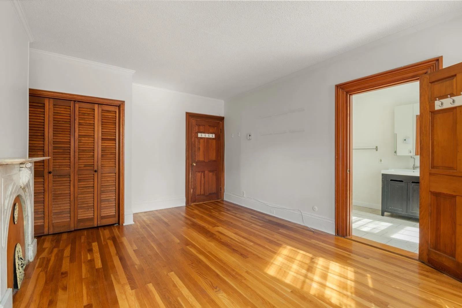 2 bed, 2 bath apartment for rent at 13 Concord Sqaure Unit 2, South End — photo 20 of 33