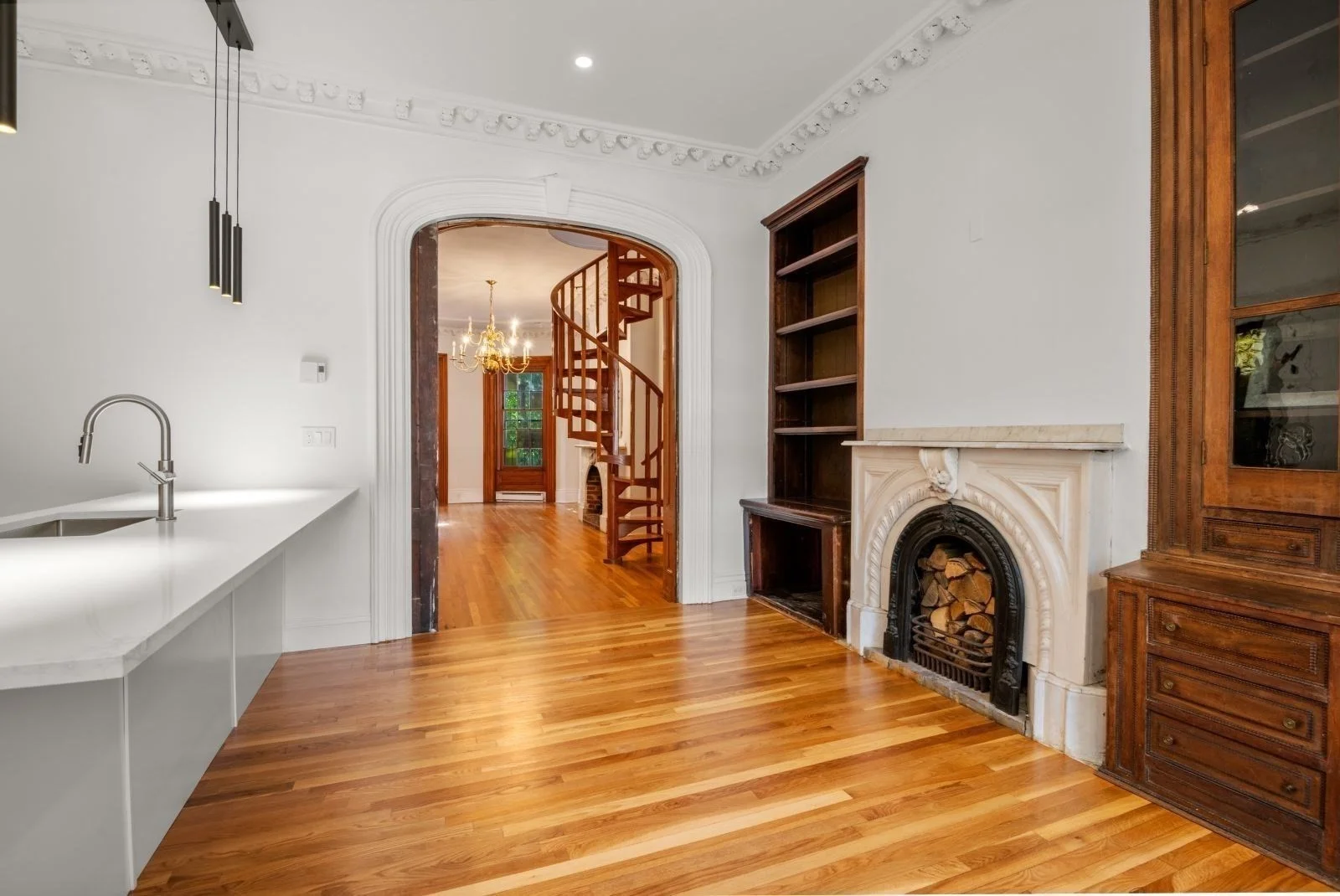 2 bed, 2 bath apartment for rent at 13 Concord Sqaure Unit 2, South End — photo 9 of 33