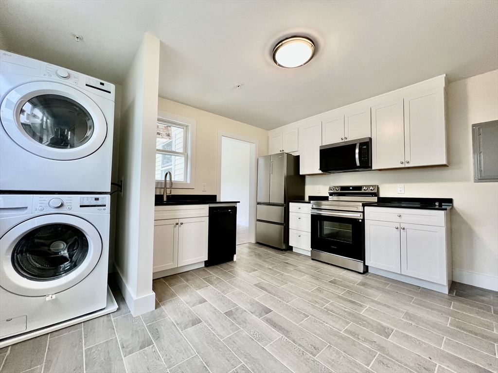 2 bed, 1 bath apartment for rent at 13 Dalby St Unit A, Newton — photo 1 of 12