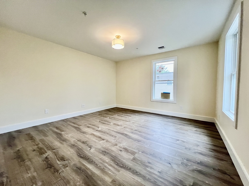 2 bed, 1 bath apartment for rent at 13 Dalby St Unit A, Newton — photo 5 of 12
