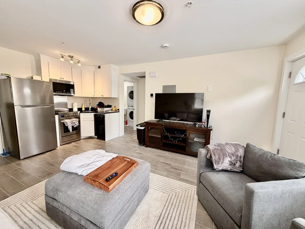 2 bed, 1 bath apartment for rent at 13 Dalby St Unit C, Nonantum