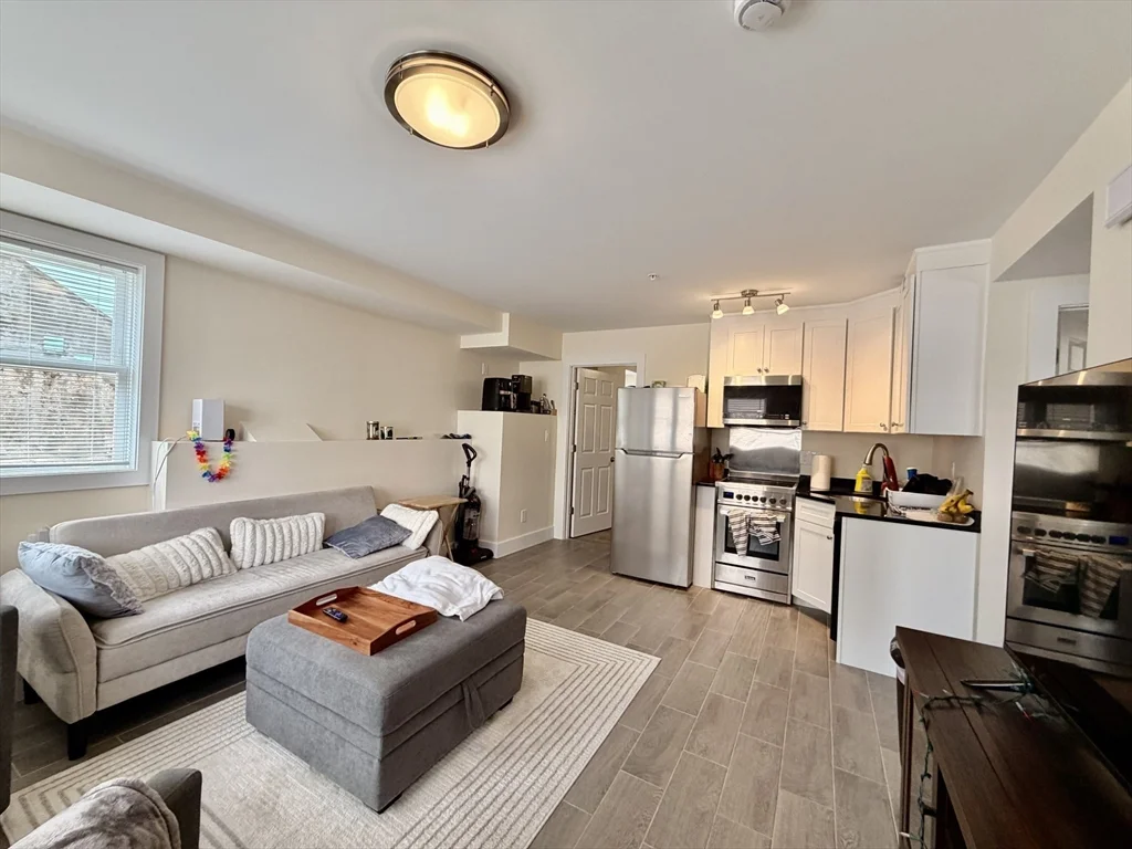 2 bed, 1 bath apartment for rent at 13 Dalby St Unit C, Nonantum — photo 5 of 11
