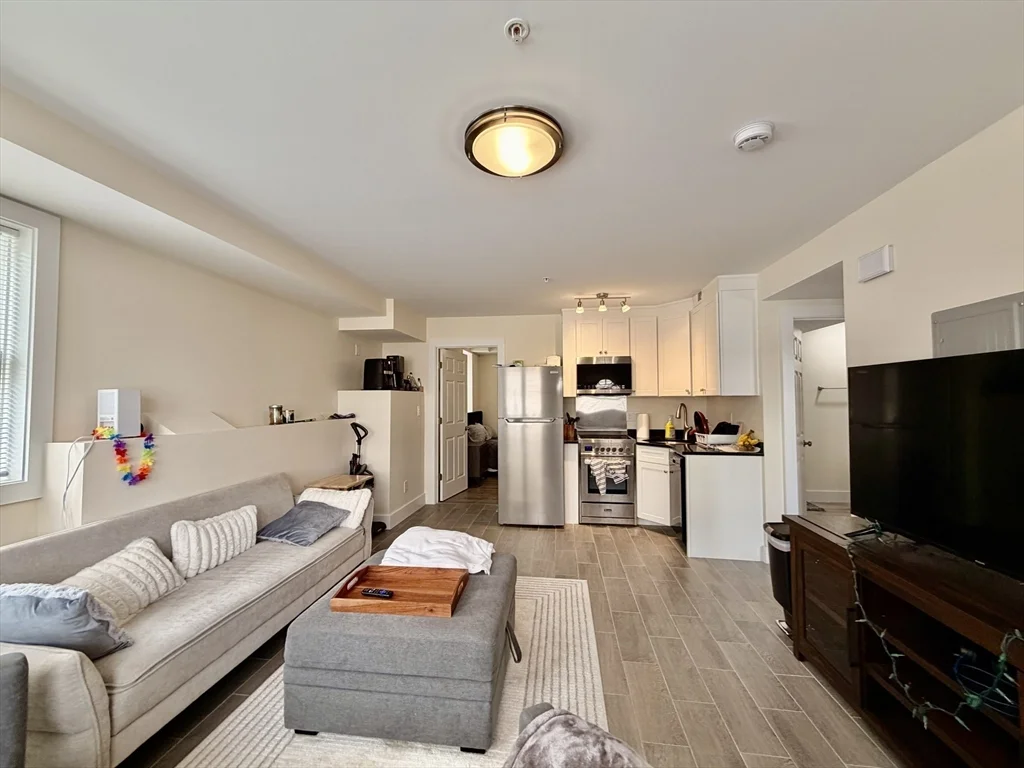 2 bed, 1 bath apartment for rent at 13 Dalby St Unit C, Nonantum — photo 4 of 11