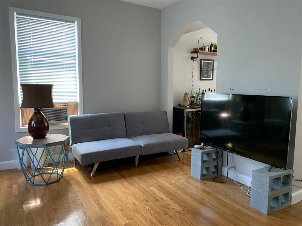 4 bed, 2 bath apartment for rent at 13 Dodge Unit 1, Riverside — photo 2 of 17