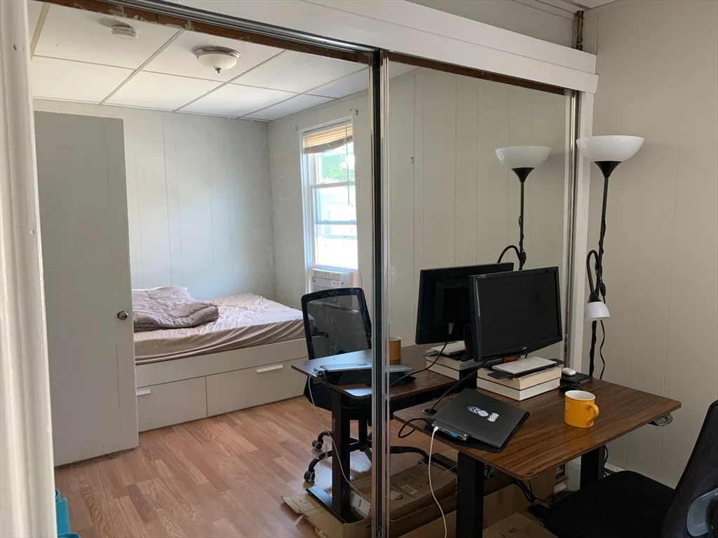 4 bed, 2 bath apartment for rent at 13 Dodge Unit 1, Riverside — photo 13 of 17