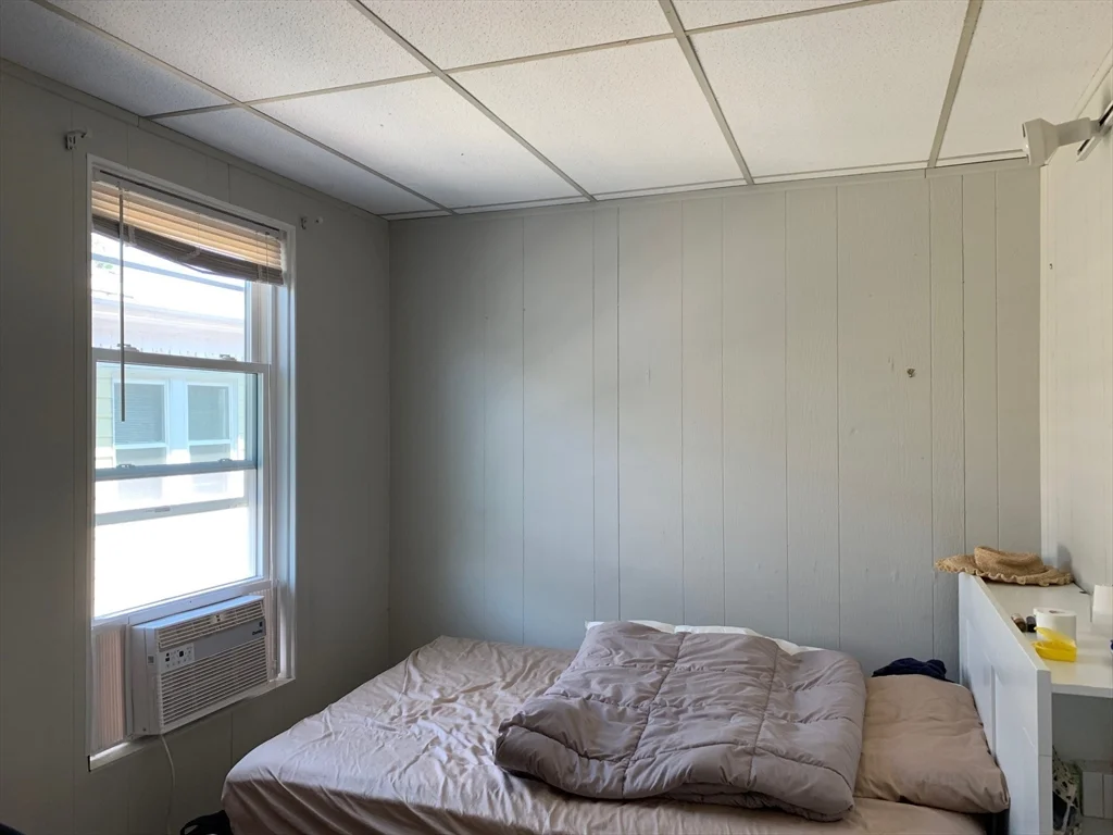 4 bed, 2 bath apartment for rent at 13 Dodge Unit 1, Riverside — photo 14 of 17